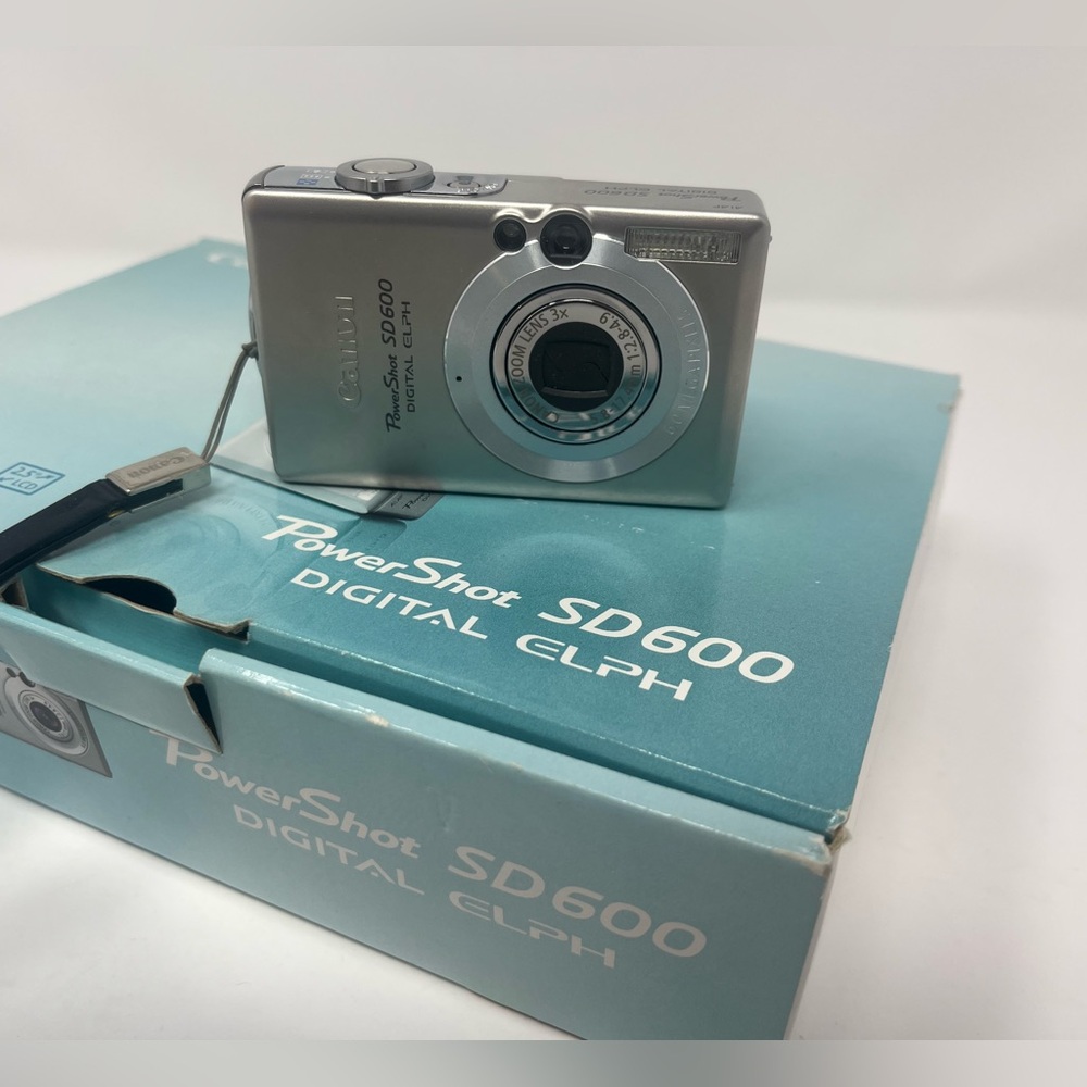 CANON POWERSHOT SD600 6.0MP 3x Zoom Compact Digital ELPH Camera Boxed Works